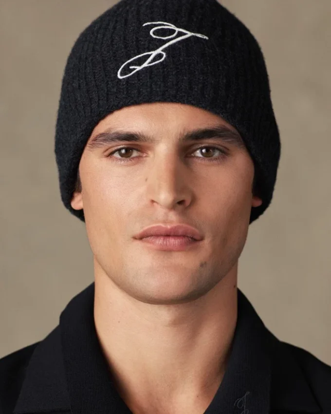The Espiral beanie Embroidered monogram beanie