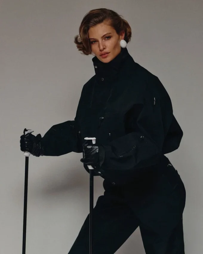 The Gore-Tex jacket Jacquemus + Nike 2-in-1 Gore-Tex jacket – Jacquemus + Nike collaboration