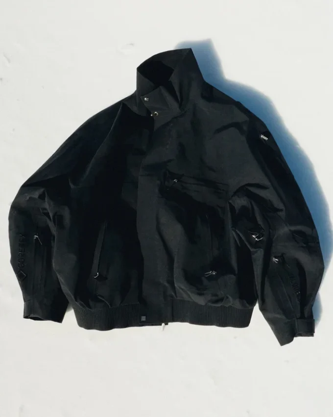 The Gore-Tex jacket Jacquemus + Nike 2-in-1 Gore-Tex jacket – Jacquemus + Nike collaboration