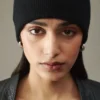 The J beanie Fine-ribbed beanie