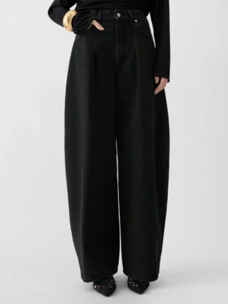 The Ovalo de-Nîmes denim pants High-waisted curved jeans The Ovalo de-Nîmes denim pants High-waisted curved jeans